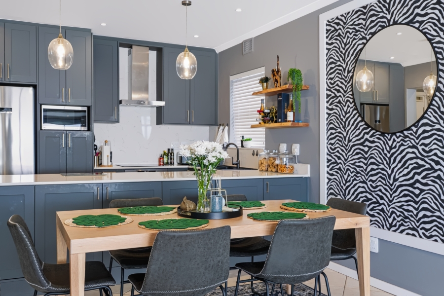 2 Bedroom Property for Sale in Sea Point Western Cape